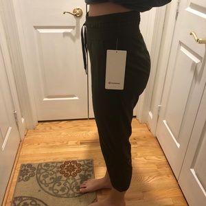 NWT Lululemon Dance Studio Crop